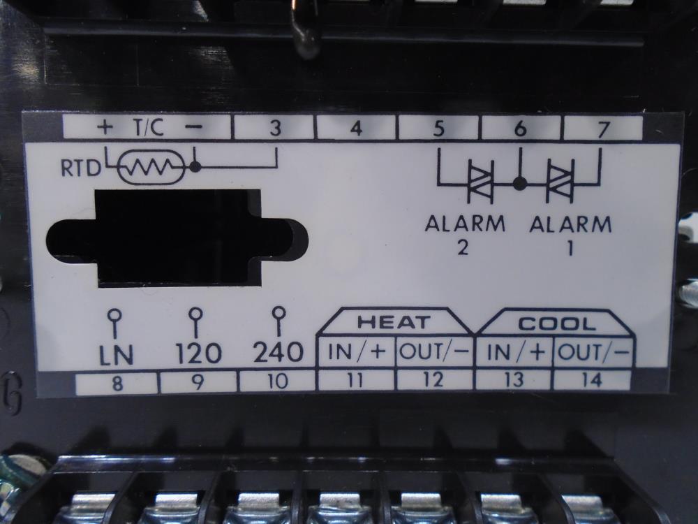 Athena 0 to 1400 Deg. F Temperature Controller 6075-T-T